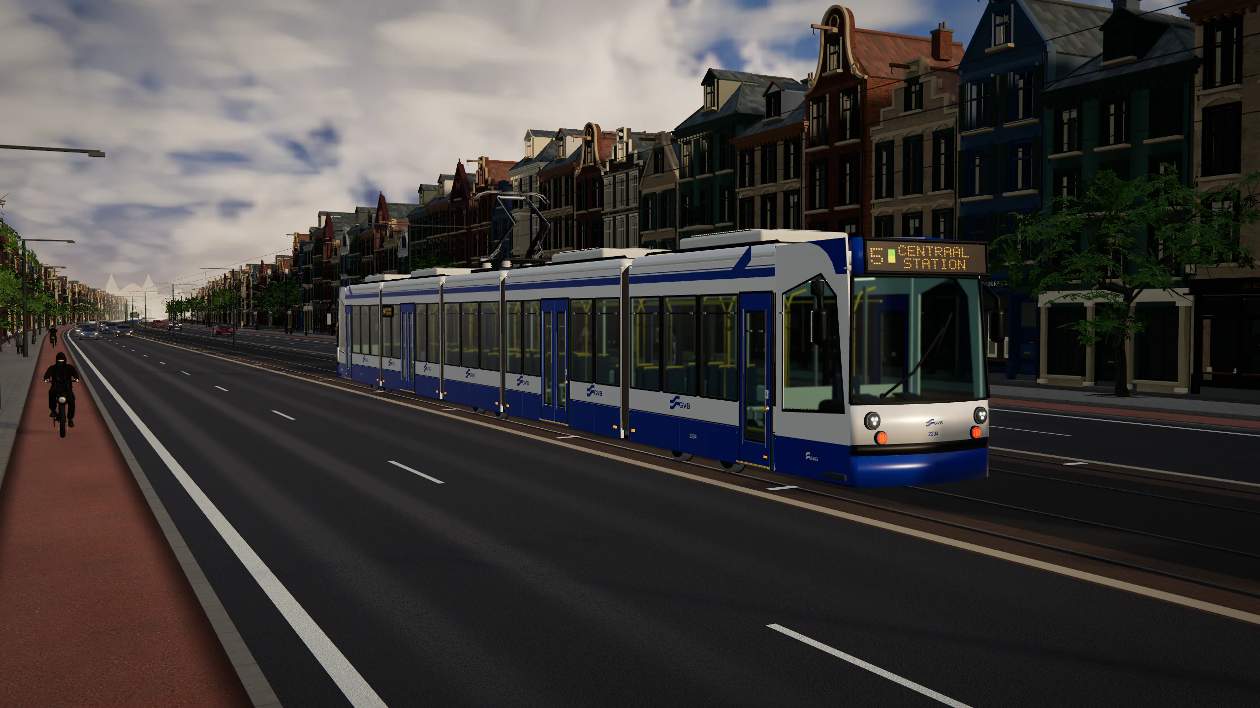 Blauw-witte GVB-tram langs Amsterdamse grachtenpanden, fietsers en voetgangers in ochtendlicht